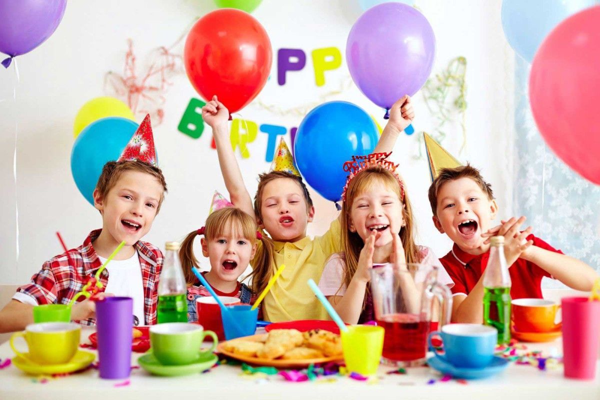 Bir doğum günü için masaya nasıl yatılır, böylece tatil uzun bir süre hatırlanacak Bir doğum günü için masaya nasıl yatılır, böylece tatil uzun bir süre hatırlanacak
