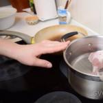 Как варить щи со щавелем и яйцом